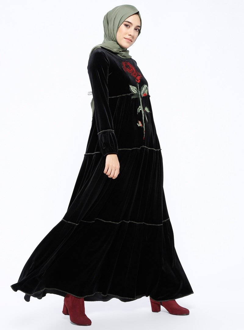 Ginezza Siyah Nakış Detaylı Kadife Elbise