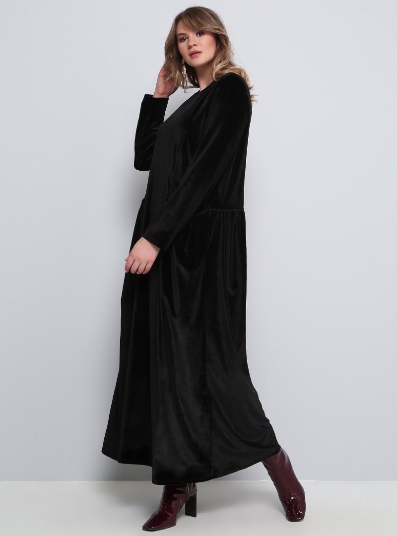 Alia Siyah Cepli Kadife Elbise