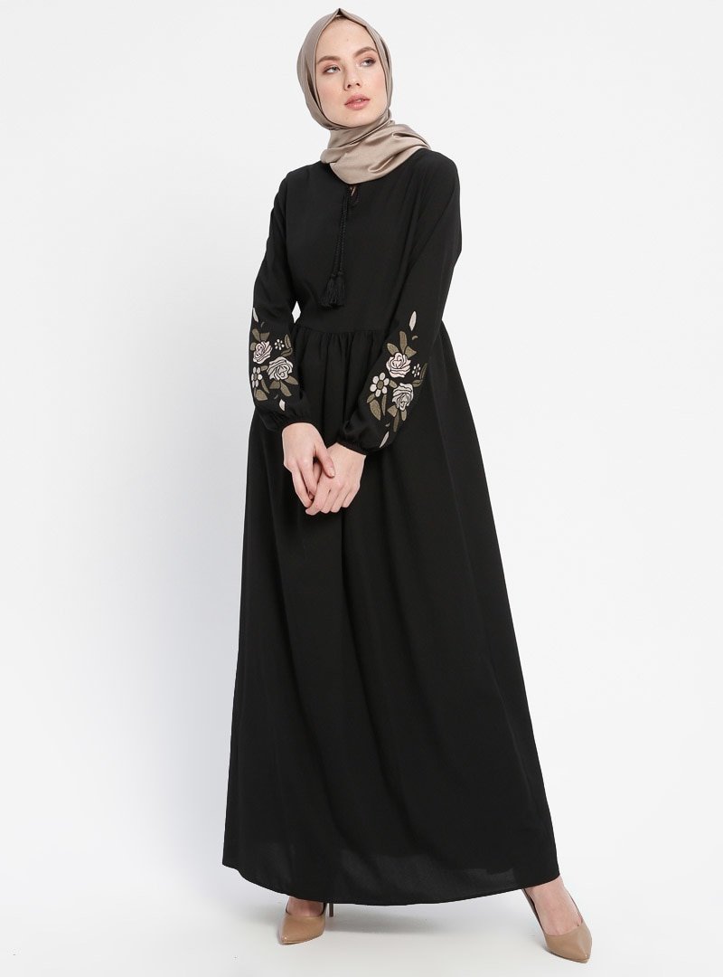ELİT LİFE Siyah Kolları Nakışlı Elbise