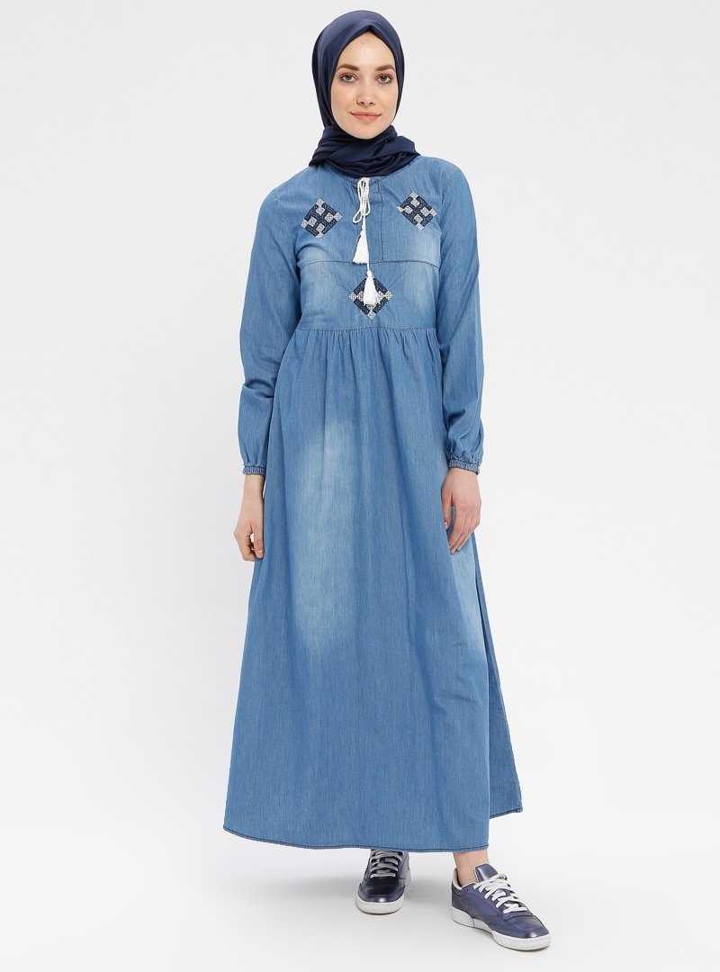Tuncay Açık Mavi Nakışlı Kot Elbise