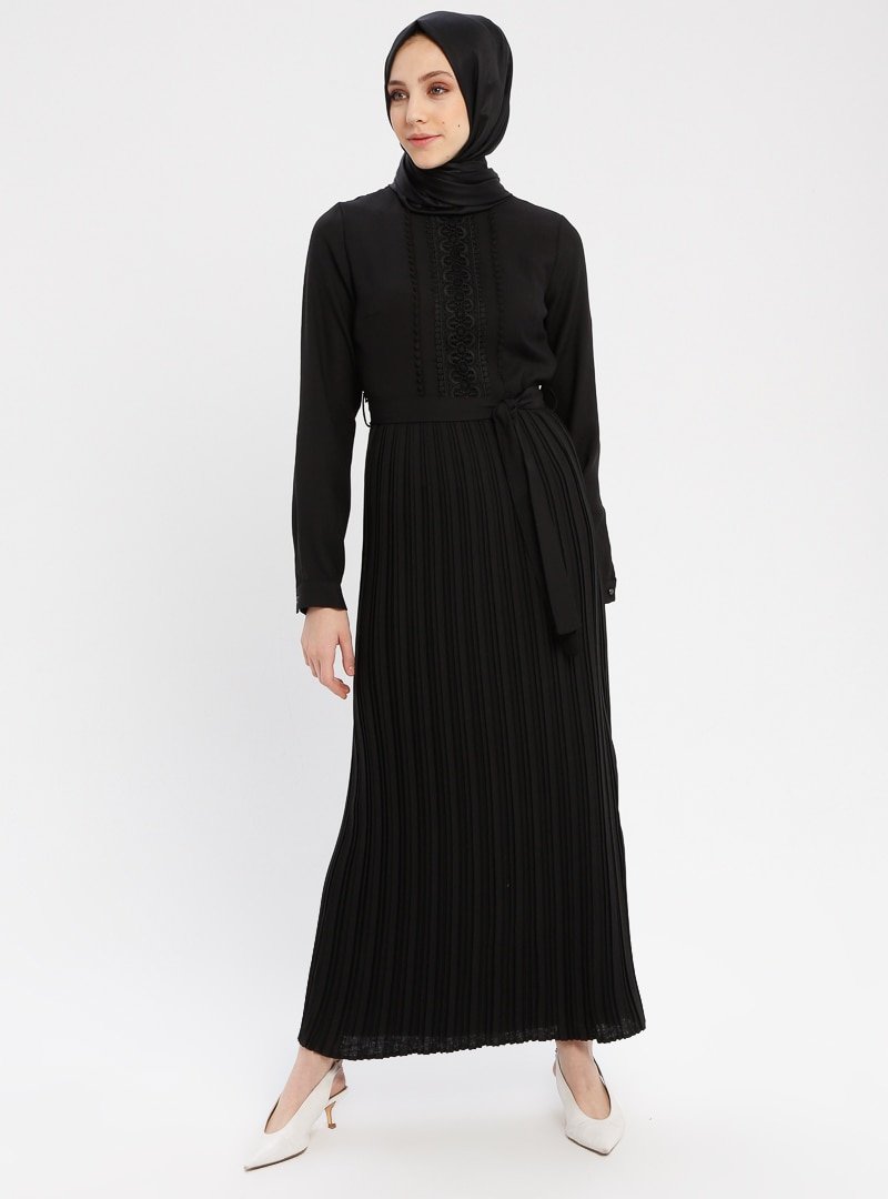 Mia Line Siyah Güpür Detaylı Elbise