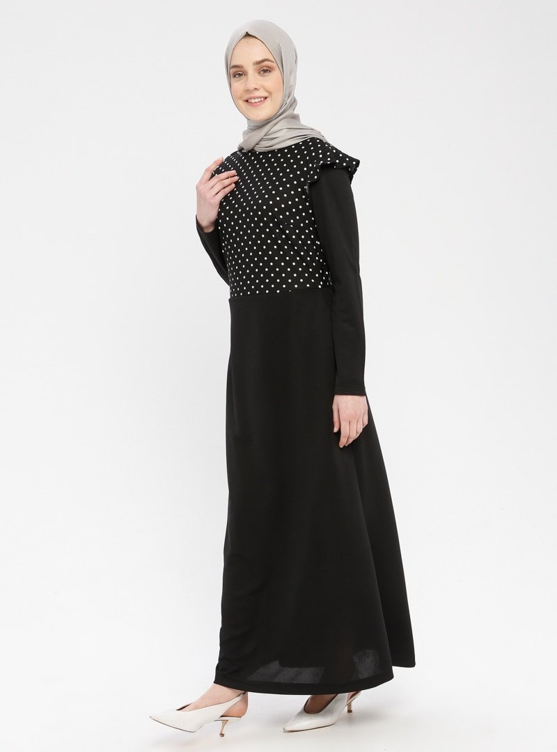 MisCats Siyah Üstü Puantiye Desenli Elbise