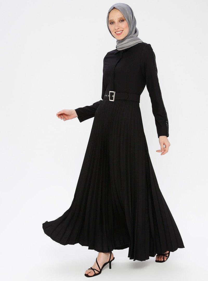 BÜRÜN Siyah Kemerli Payet İşlemeli Elbise