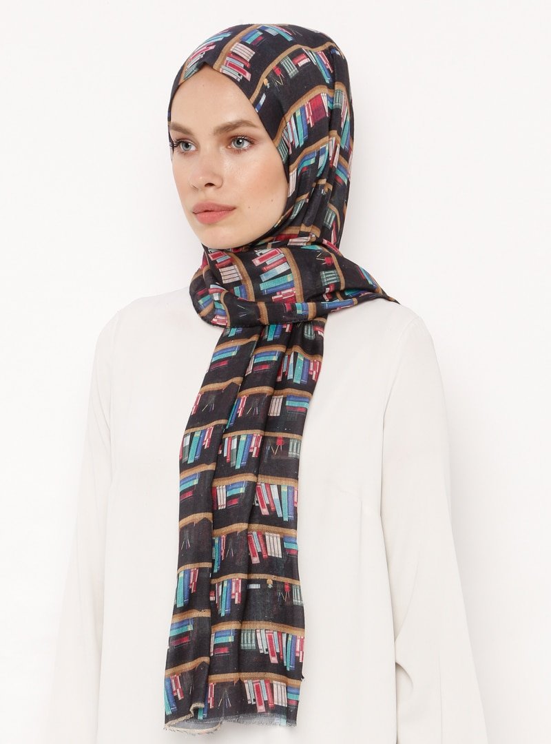 Soft Scarfs Siyah Kitap Desenli Krep Şal