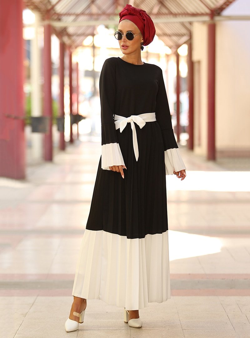 Myzen Siyah Beyaz Eteği Piliseli Garnili Elbise