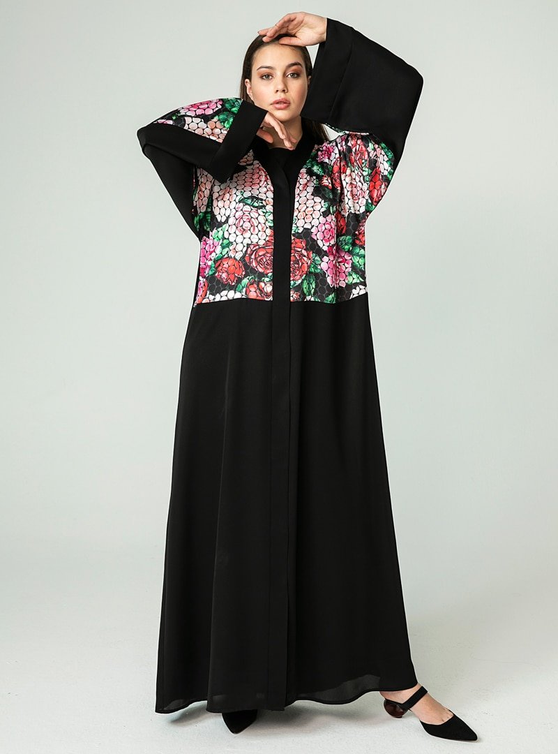 Nuum Design Siyah Çiçek Desen Detaylı Abaya