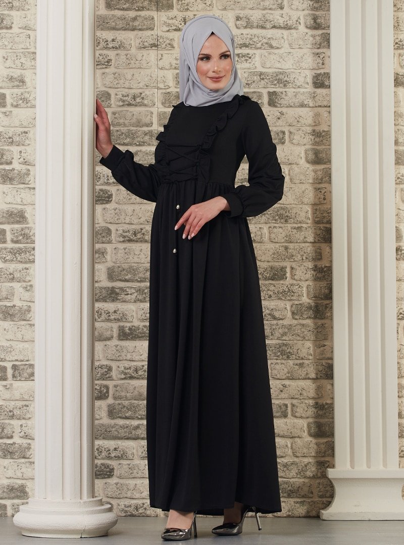 Butik Neşe Siyah Fırfır Detaylı Önü Çapraz Bağcıklı Elbise