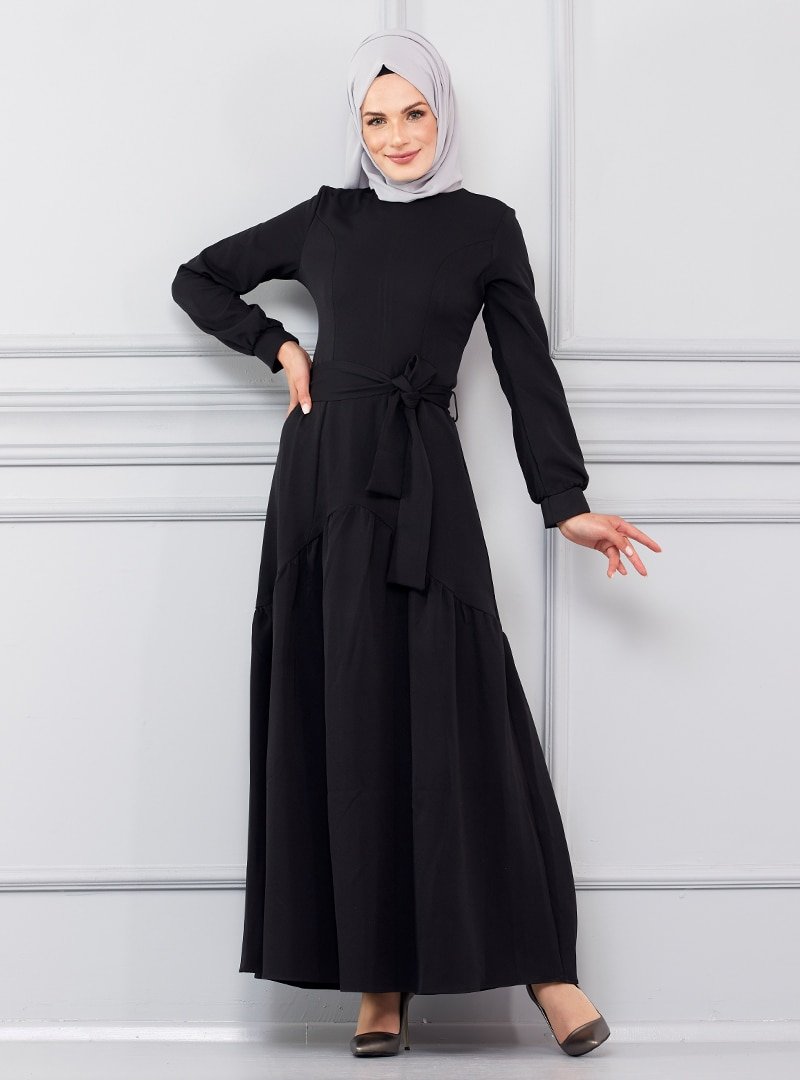Butik Neşe Siyah Eteği Fırfır Detaylı Elbise