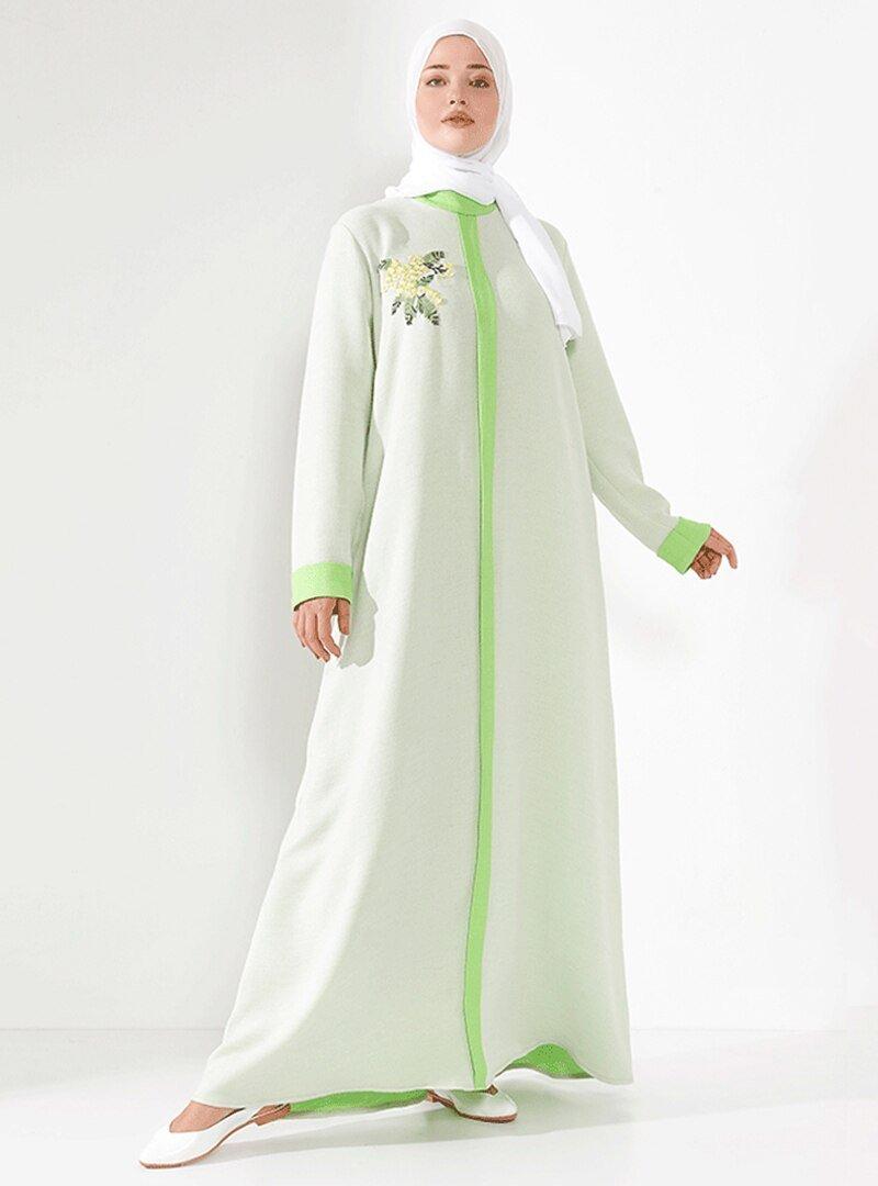 Nilüfer Kamacıoğlu Yeşil Önü Patlı Aplikli Elbise