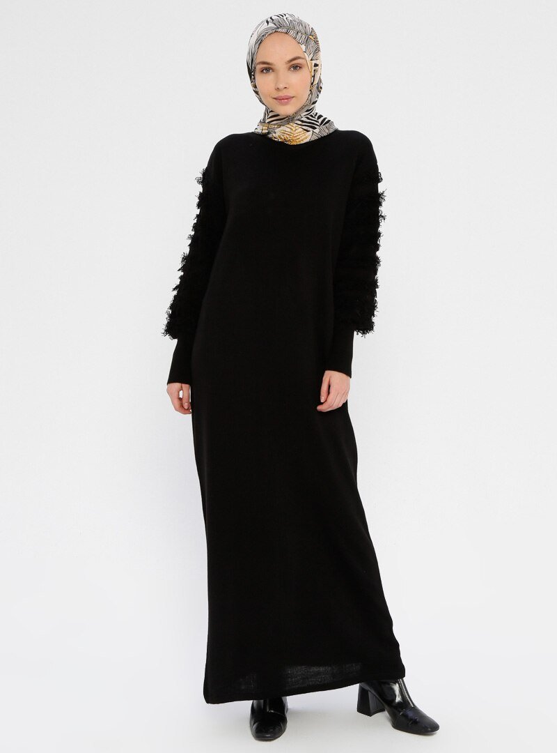 Veteks Line Siyah Kolları Püsküllü Triko Elbise