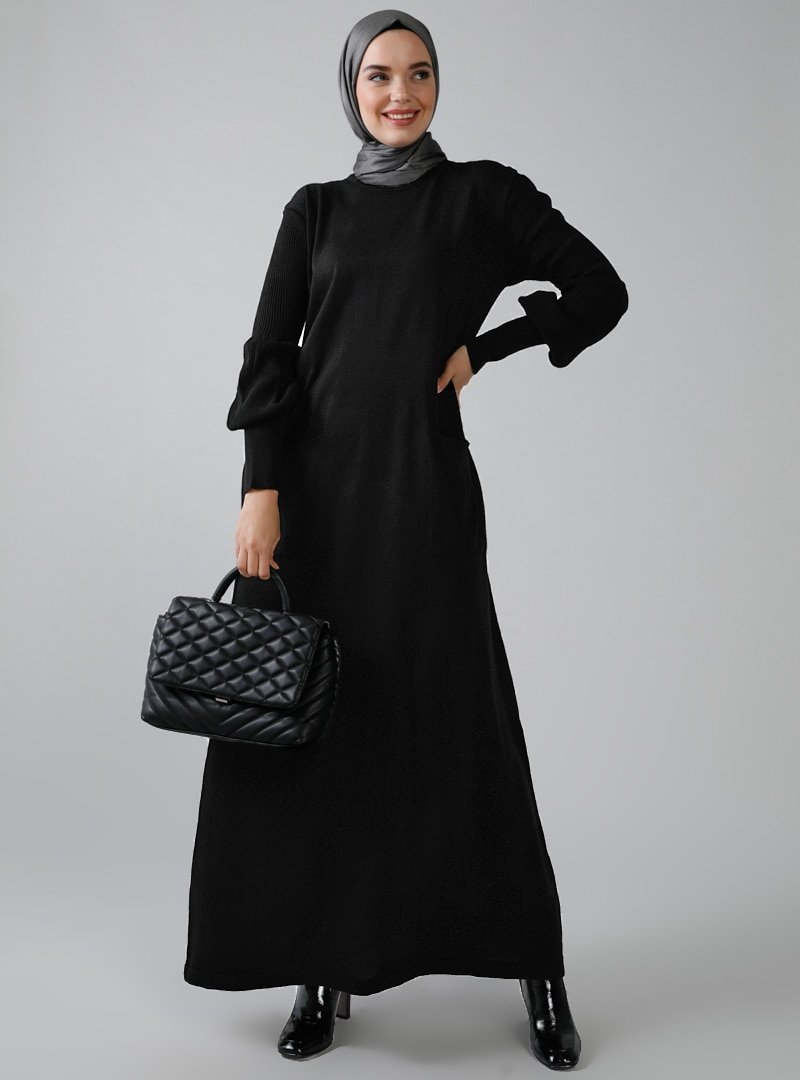 Refka Siyah Balon Kol Detaylı Cepli Triko Elbise