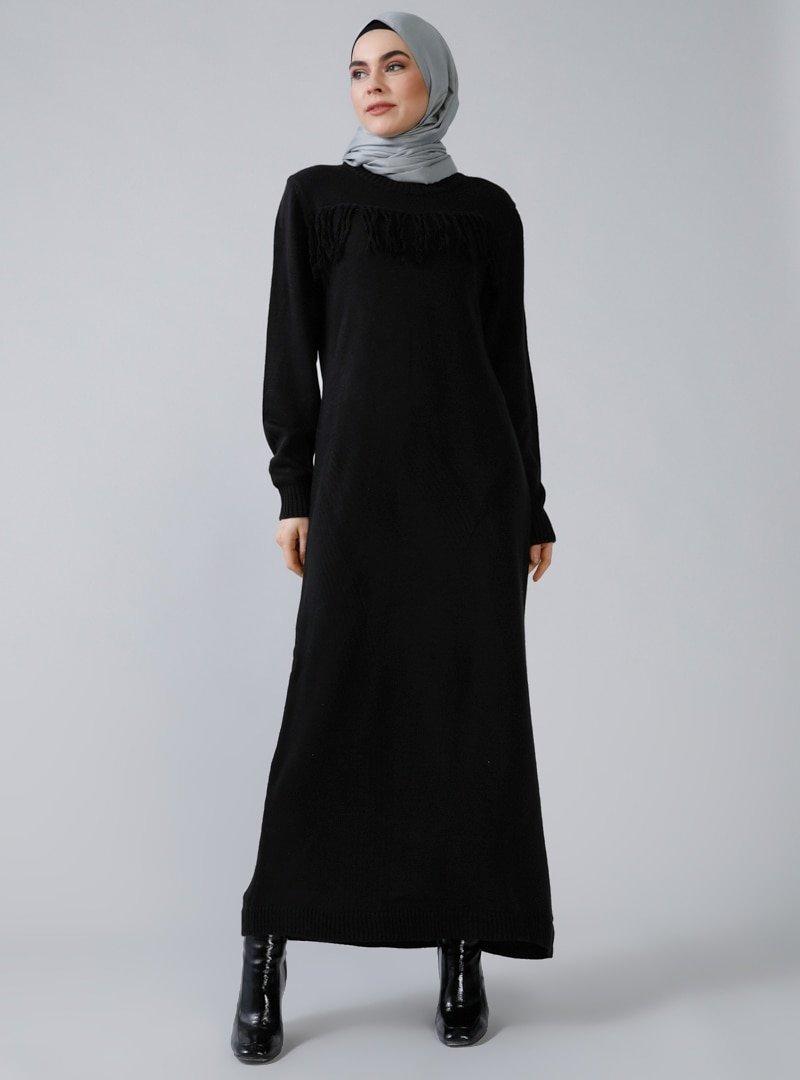 Refka Siyah Broşlu Triko Elbise