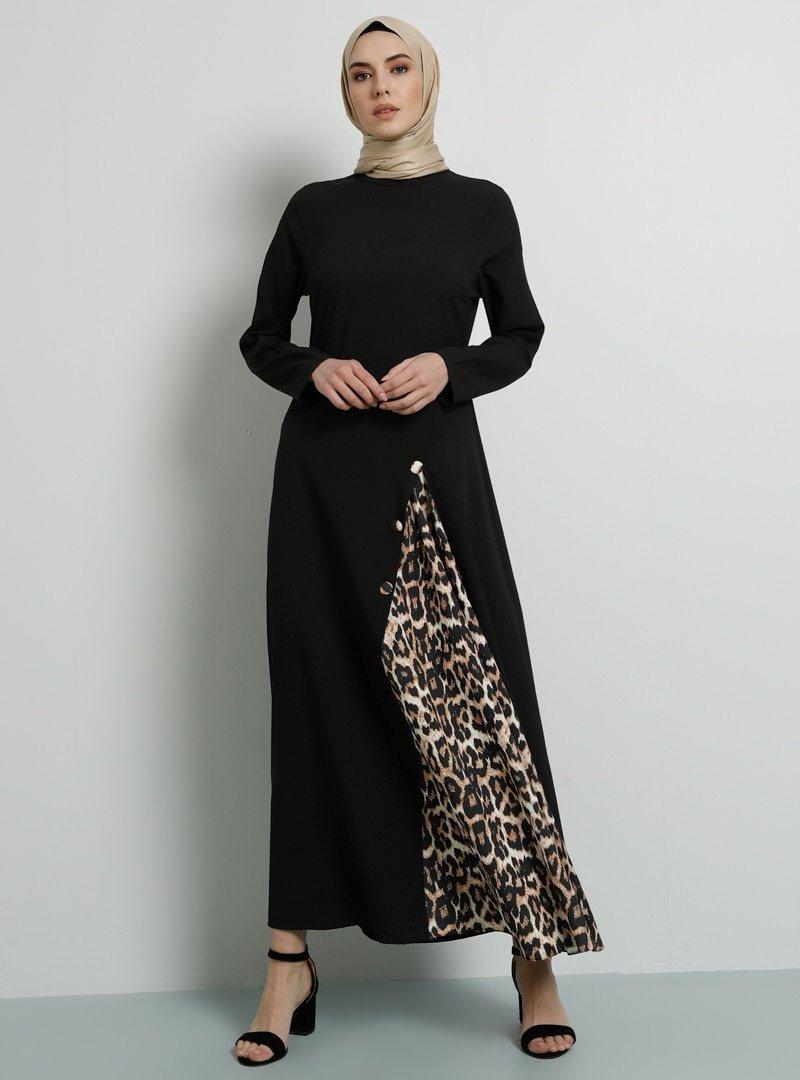 Tavin Siyah Leopar Desen Detaylı Elbise