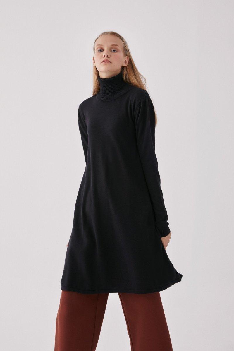 TOUCHE Siyah Boğazlı Evaze Triko Tunik