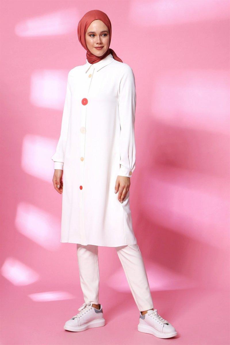 Armine Ekru Düğme Detaylı Tunik