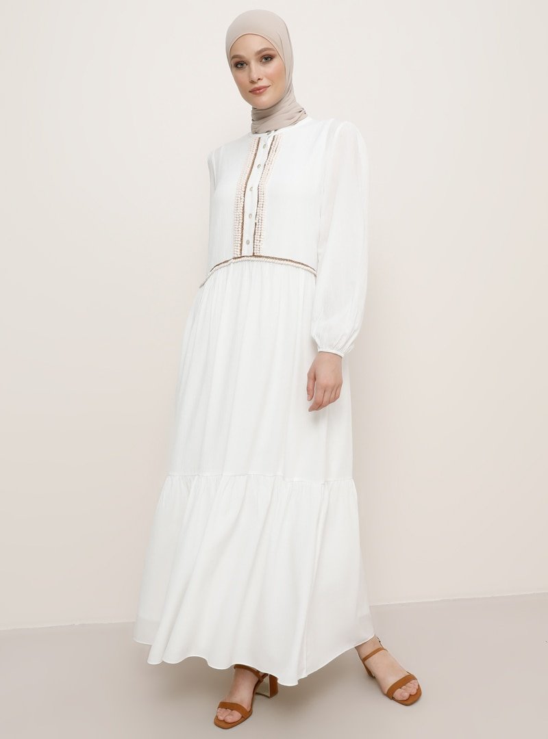 Refka Beyaz Doğal Kumaşlı Ponpon Detaylı Elbise