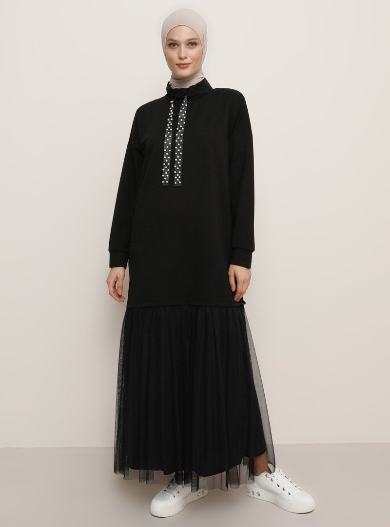 Refka Siyah Yakası Boncuk Detaylı Tüllü Elbise