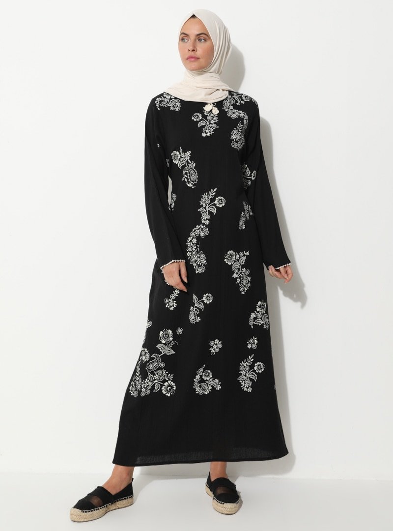 Çıkrıkçı Siyah Şile Bezi Nakış Detaylı Elbise