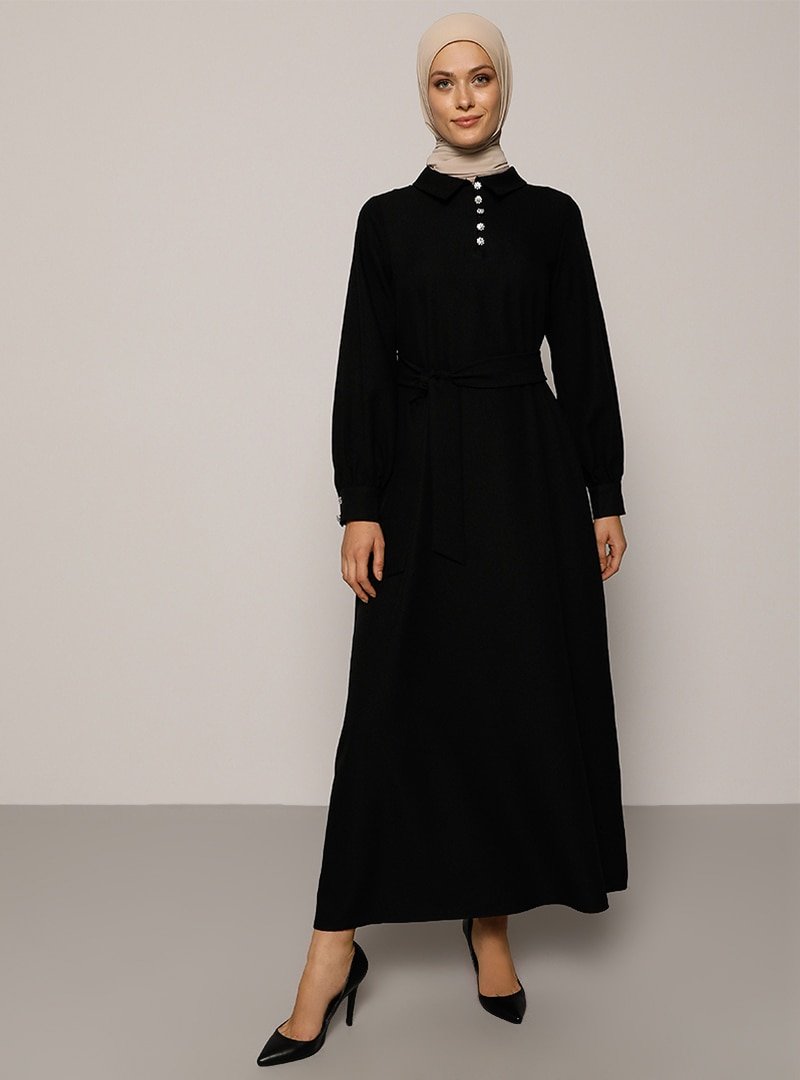 Refka Siyah Düğme Detaylı Kuşaklı Elbise