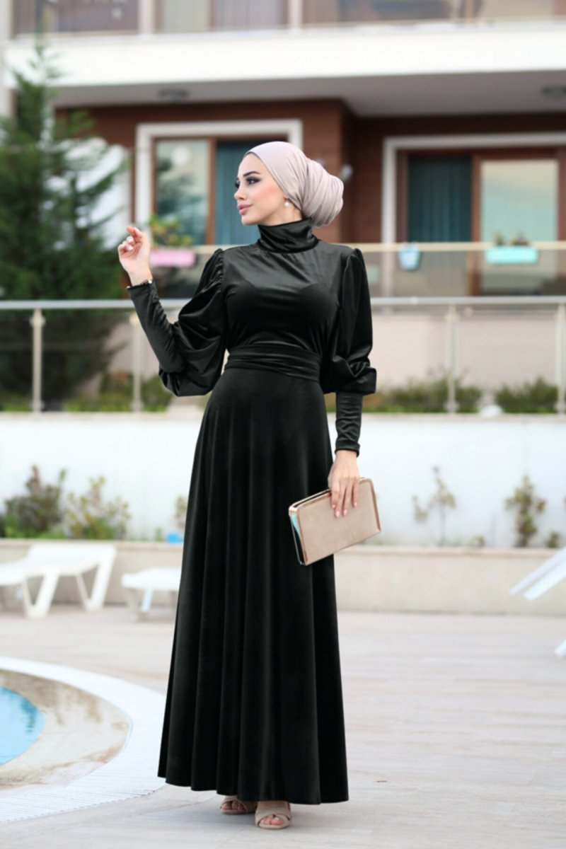 Ns Suud Siyah Boğazlı Kadife Elbise