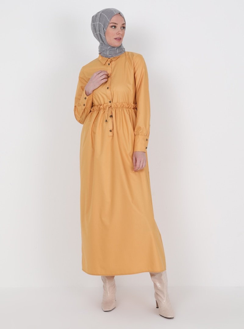 Nurbanu Kural Hardal Düğme Detaylı Elbise