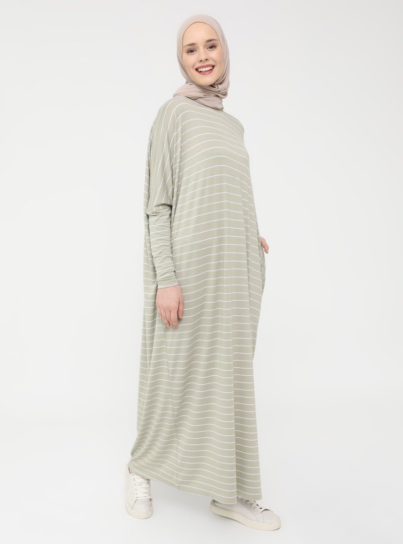 Refka Açık Haki Cep Detaylı Çizgili Doğal Kumaşlı Rahat Kesim Elbise