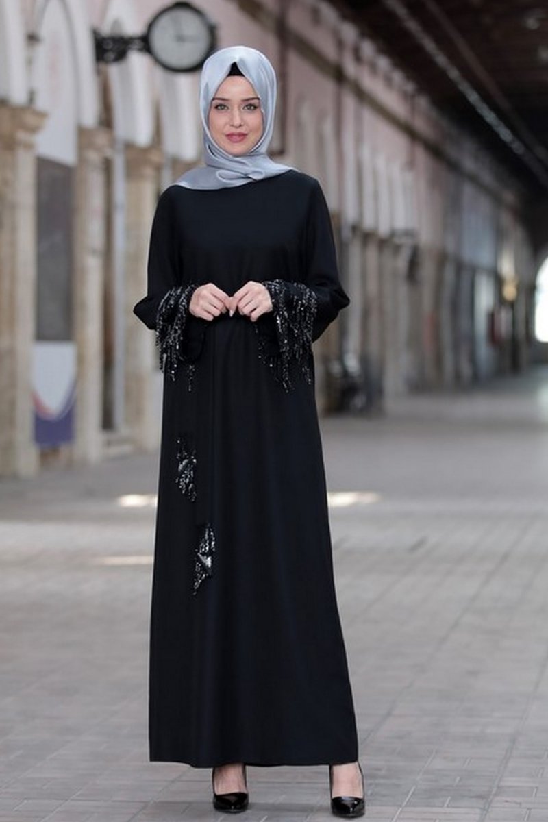 Emsale Siyah Duru Elbise