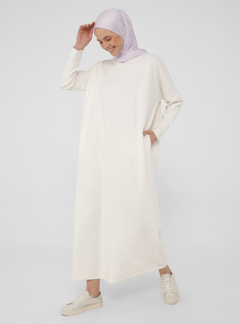 Refka Koyu Beyaz Gizli Cep Detaylı Salaş Elbise