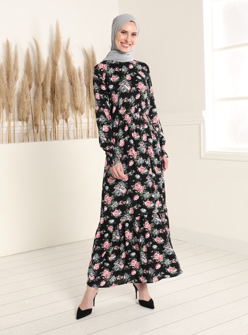 Tavin Siyah Doğal Kumaşlı Çiçek Desenli Beli Lastikli Elbise