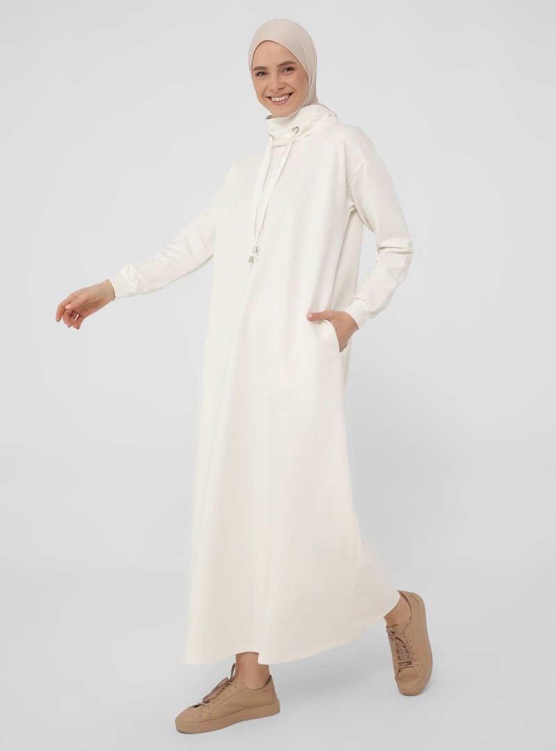 Refka Beyaz Boğazlı Yaka Cepli Elbise