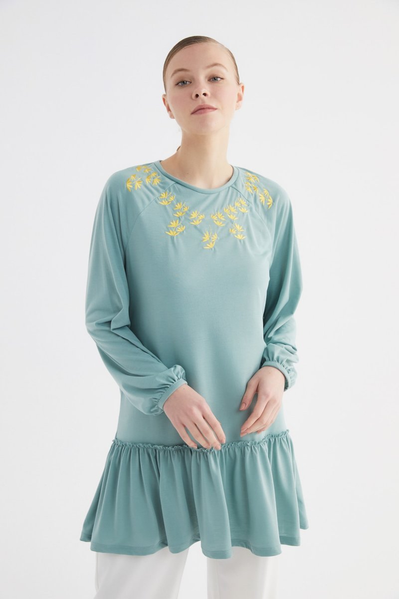 Trendyol Modest Mint Çiçek Nakışlı Örme Tunik