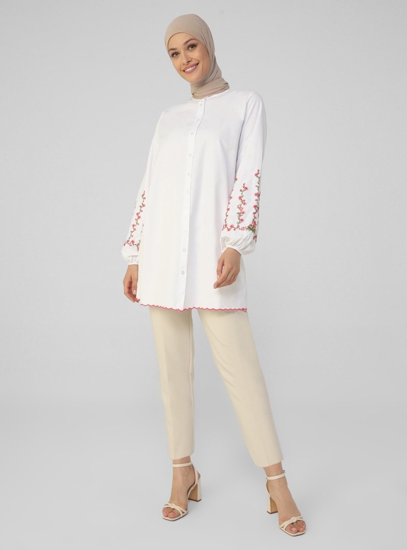 Refka Off White Kolları Nakış Detaylı Tunik