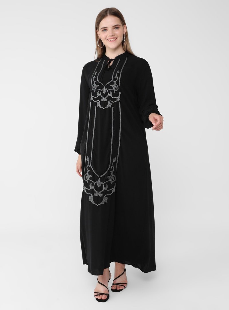 Alia Siyah Gri Büyük Beden Doğal Kumaşlı Nakış Detaylı Elbise