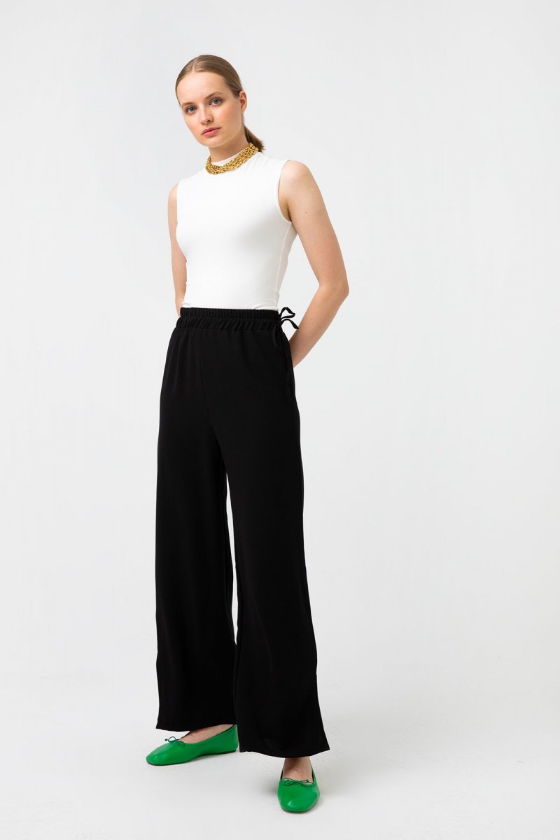 Touche Prive Siyah Yırtmaçlı Bol Paça Krep Pantolon