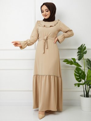 Olcay Camel Büzgü ve Fırfır Detaylı Dantel Şeritli Elbise