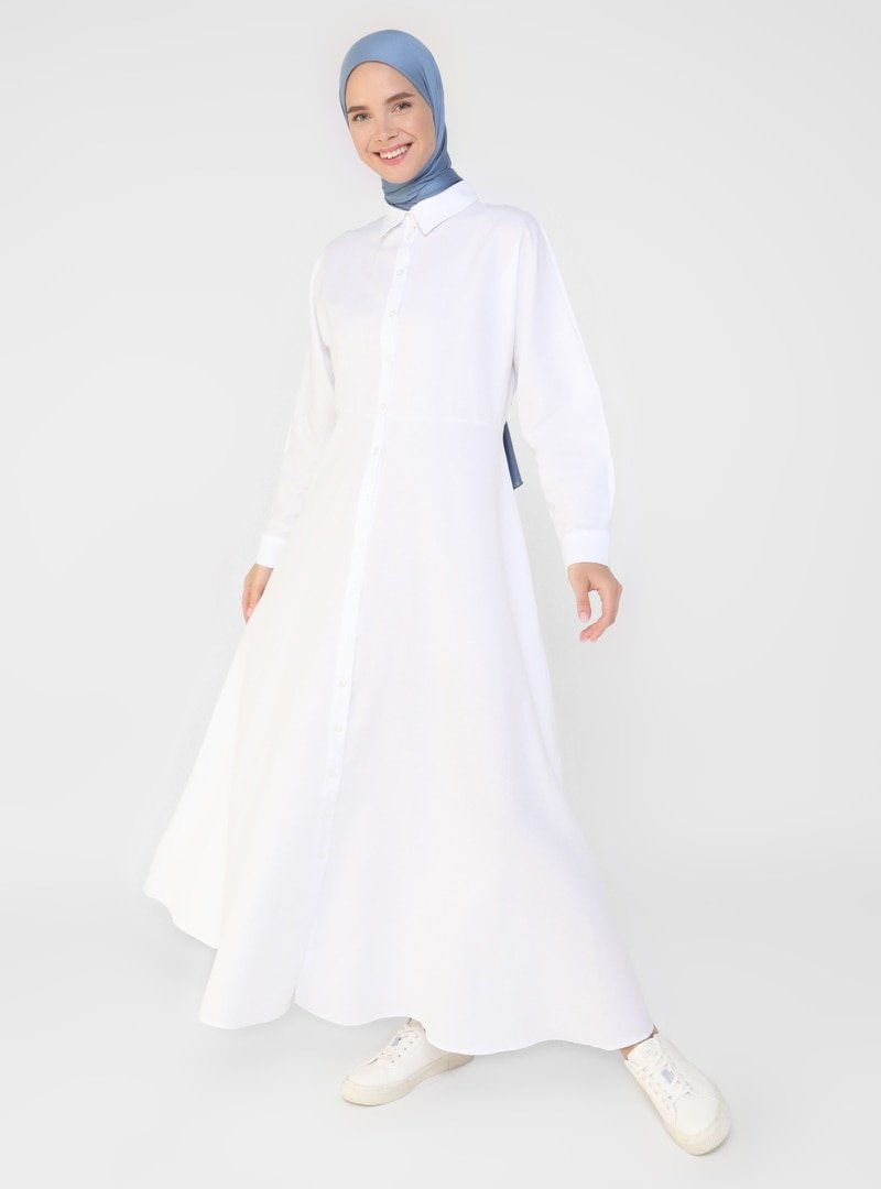 Refka Beyaz Oxford Kumaştan Boydan Düğmeli Elbise