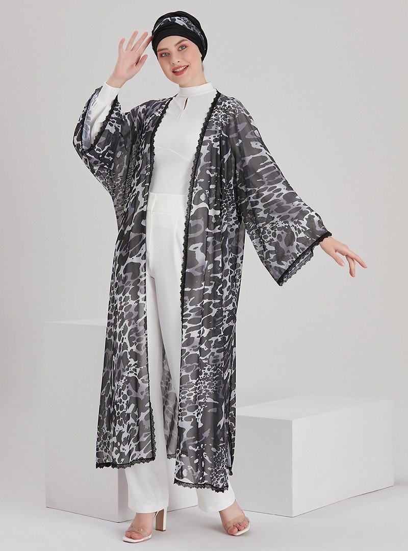 ELEUSIS by Gamze Ertin Siyah Leopar Desenli Bone & Kimono Takım