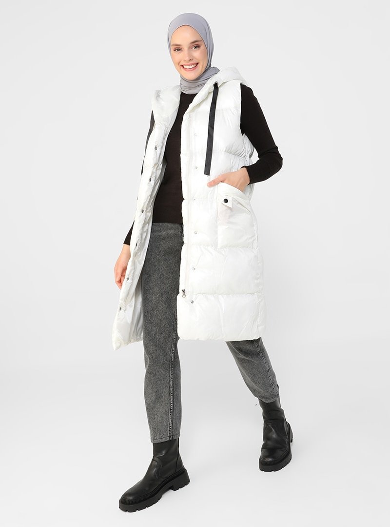 Refka Off White Kapüşonlu Elyaf Dolgulu Yelek