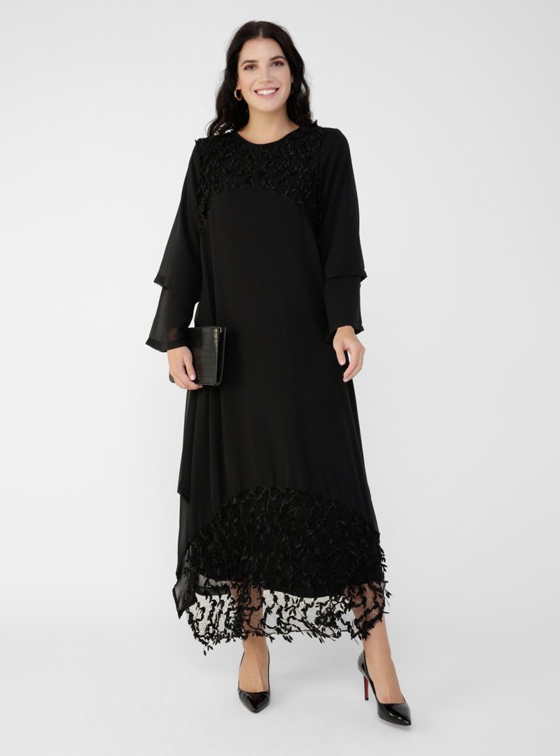 Alia Siyah Büyük Beden Dantel Detaylı Astarlı Elbise