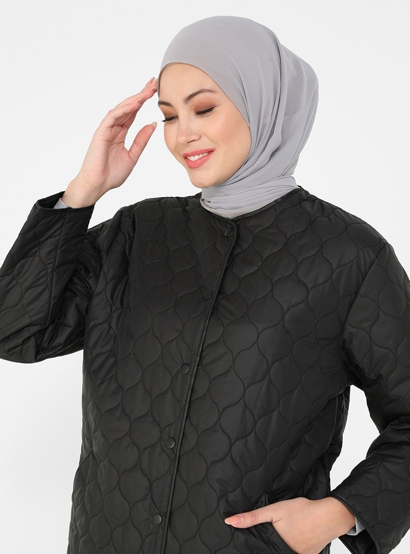 Refka Siyah Çıtçıtlı Kapitone Kaban