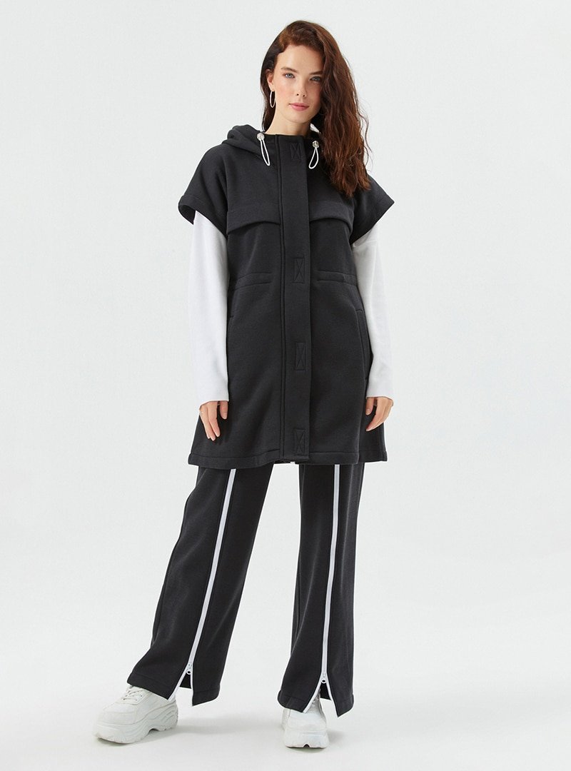 Muni Muni Siyah Polar Dokulu Kapüşonlu Yelek