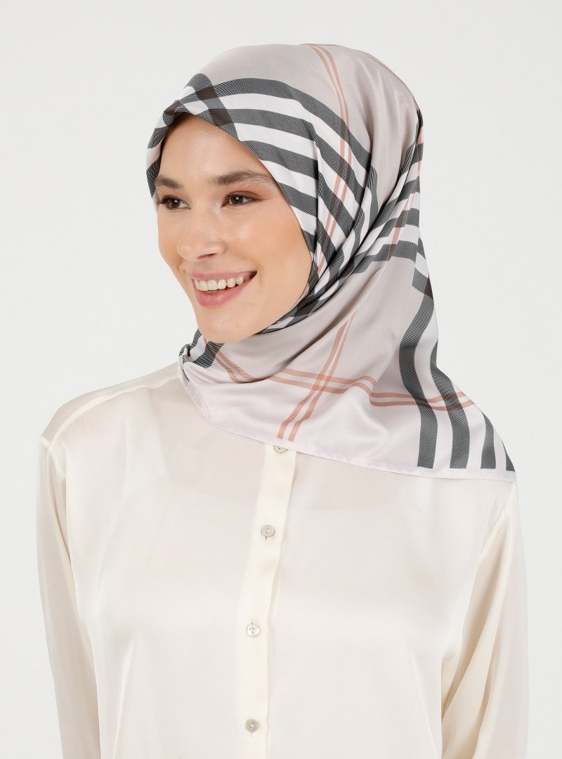 Karaca Eşarp Krem Gri Desenli Eşarp