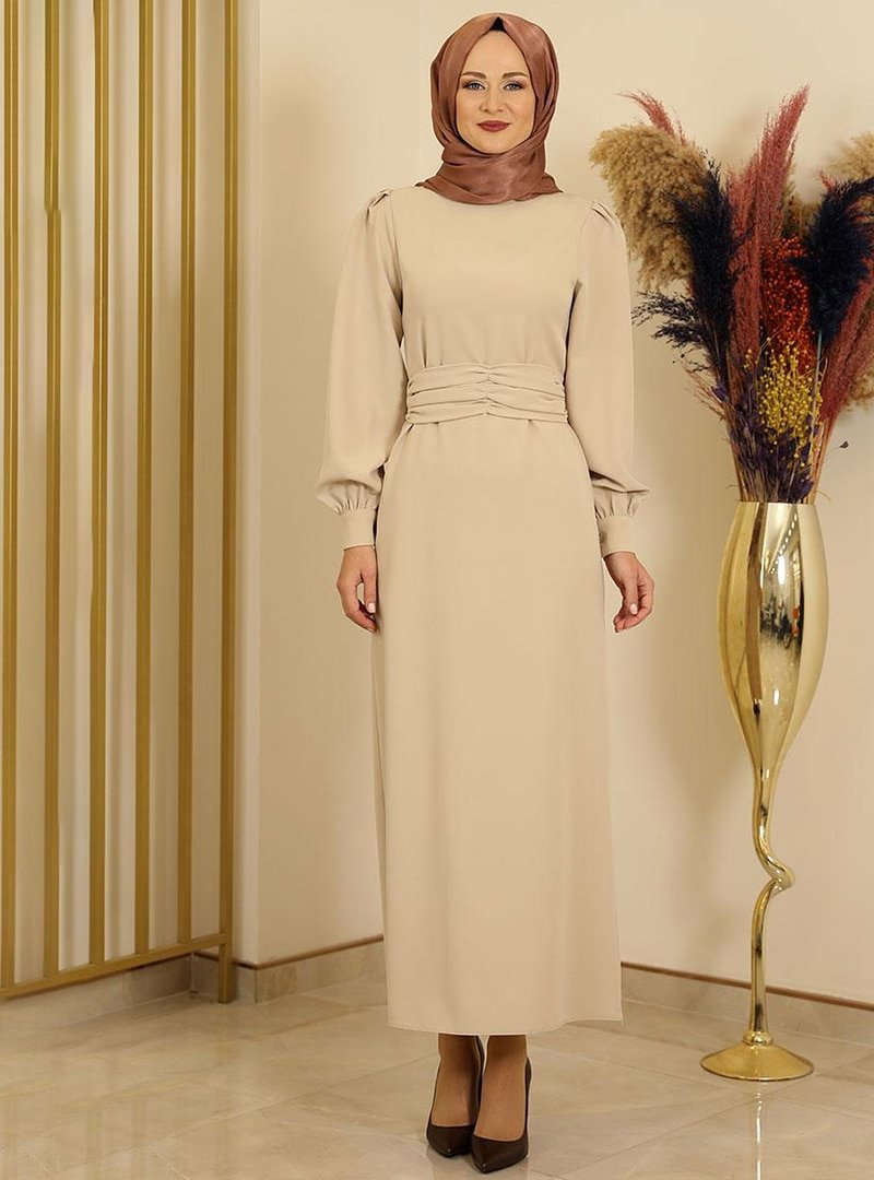 Fashion Showcase Design Taş Kuşağı Büzgülü Elbise