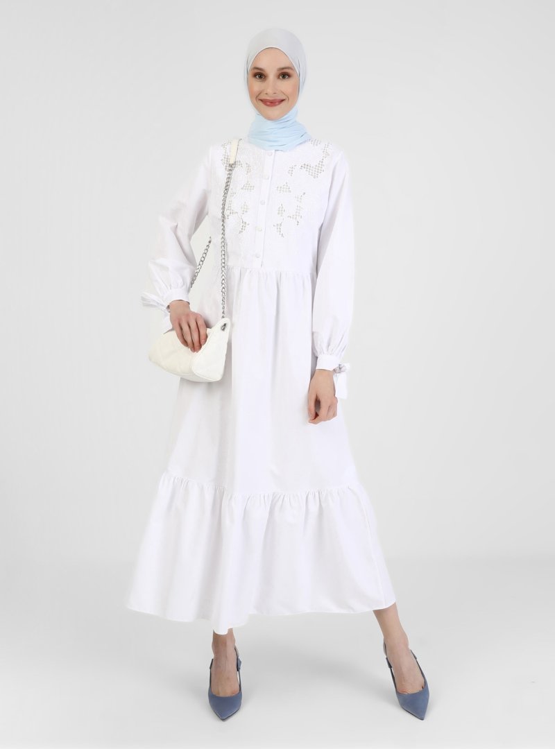 Refka Off White Pamuk Kumaşlı Nakış Detaylı Elbise