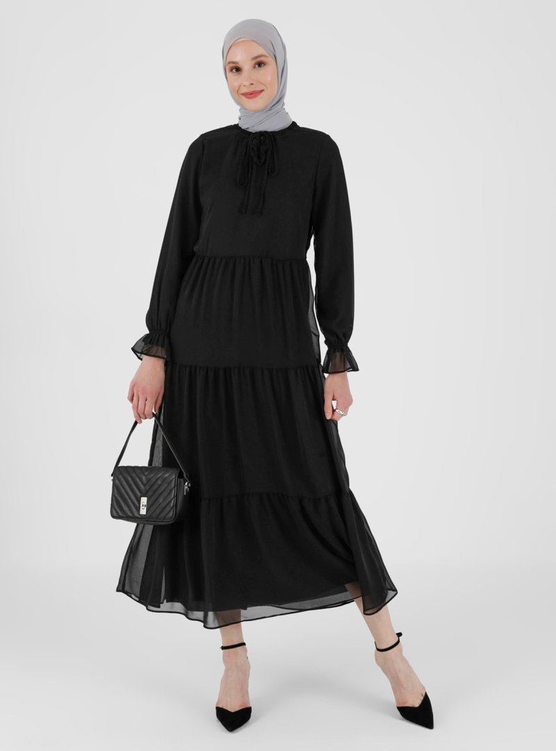 Refka Siyah Yakası Bağlamalı Şifon Rahat Kesim Elbise
