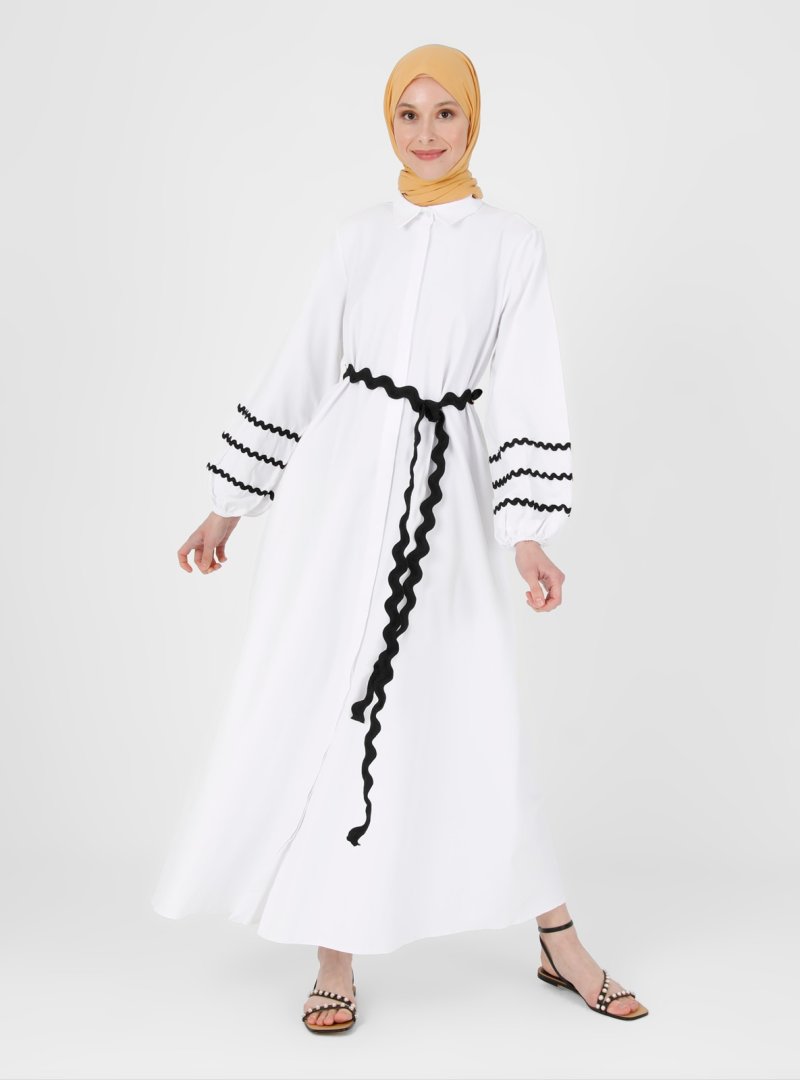 Benin Kemer Ve Şerit Detaylı Poplin Elbise Off White