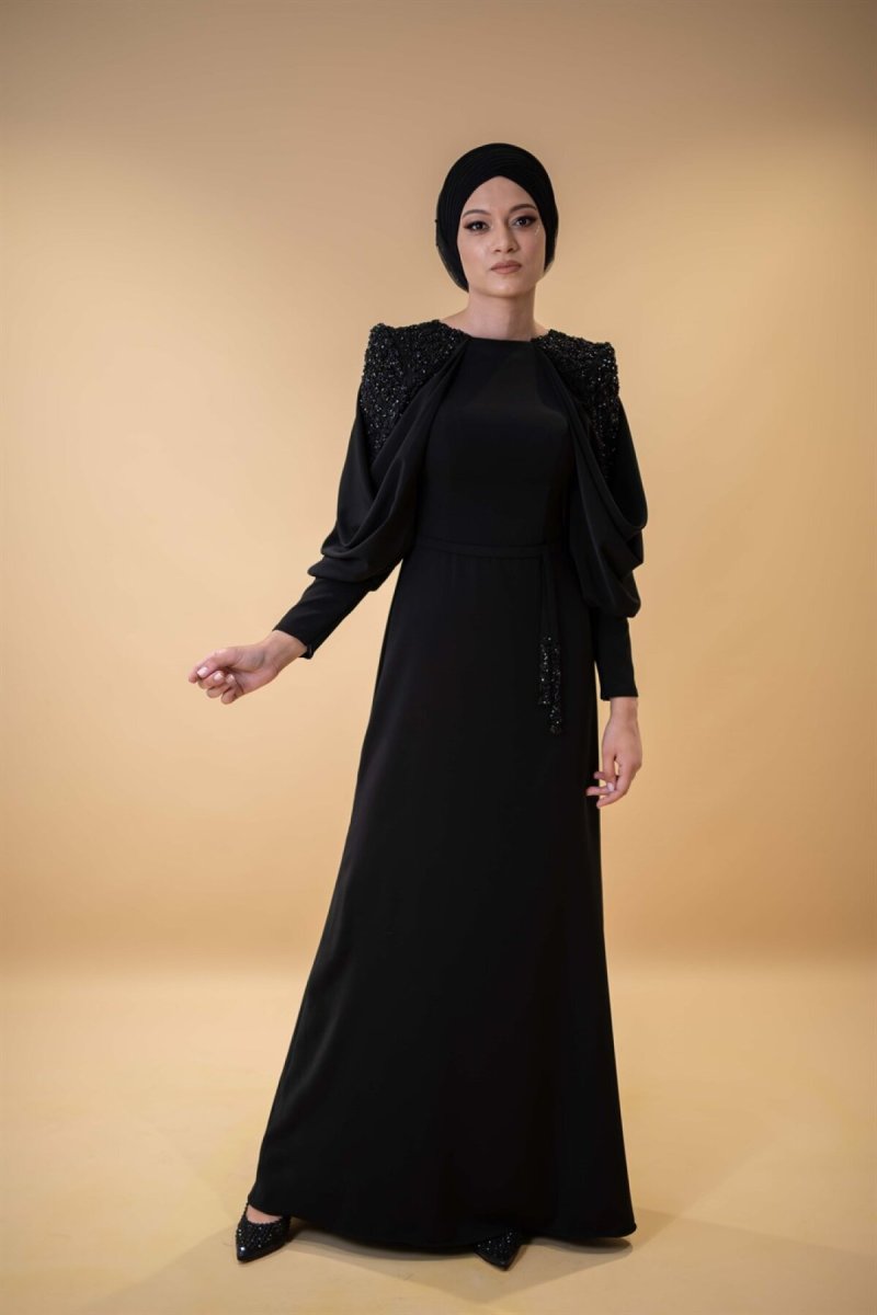 Egelin Siyah Yarasa Kol Omuz Taş Detaylı Abiye Elbise