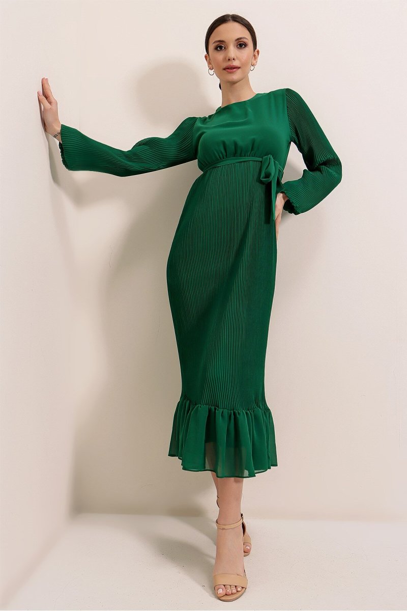 Saygı Giyim Yeşil Eteği Fırfırlı Beli Kuşaklı Astarlı Piliseli Uzun Şifon Abiye Elbise