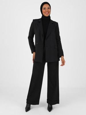 Safira Woman Siyah Düğme Detaylı Ceket