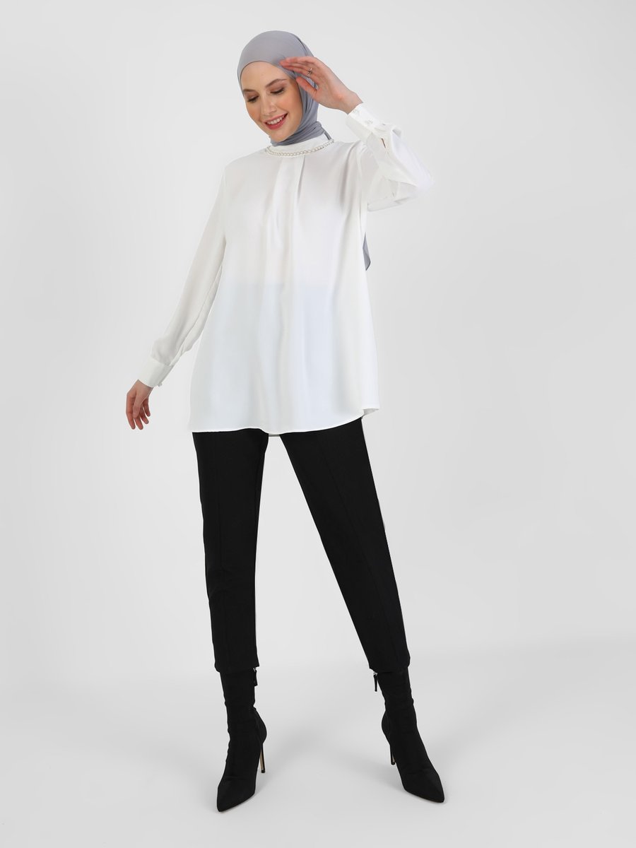 Refka Off White Yakası İnci Detaylı Bluz